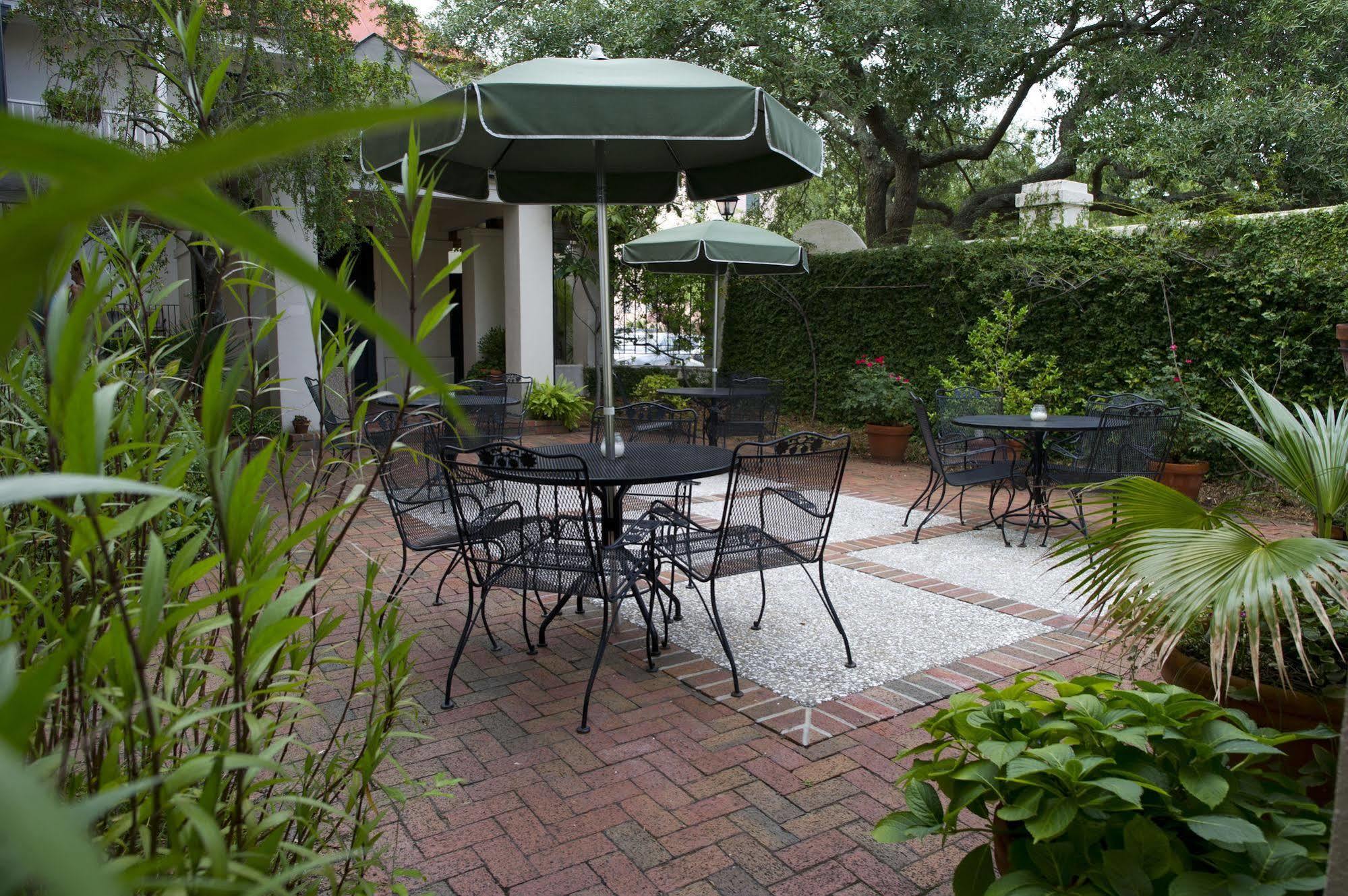 Kings Courtyard Inn Charleston Exterior photo